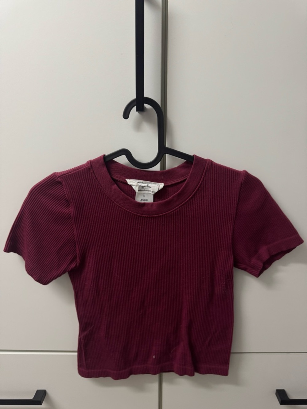 Hippie Rose Ribbed Crop Tee - Burgundy